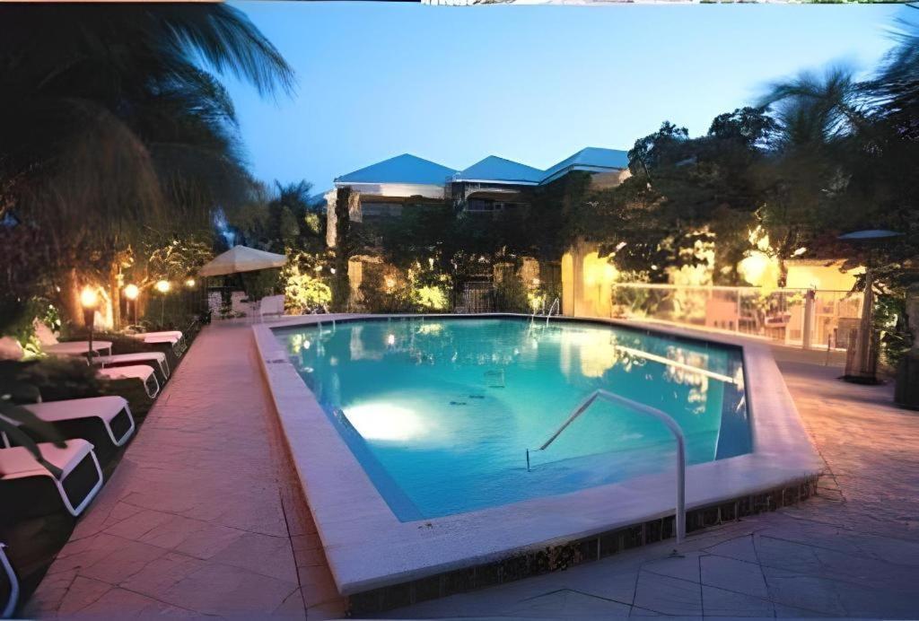 The Caribbean Court Boutique Hotel Vero Beach Konforlar fotoğraf